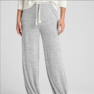 Gap Soft spun wide leg joggers brand new w/o tags